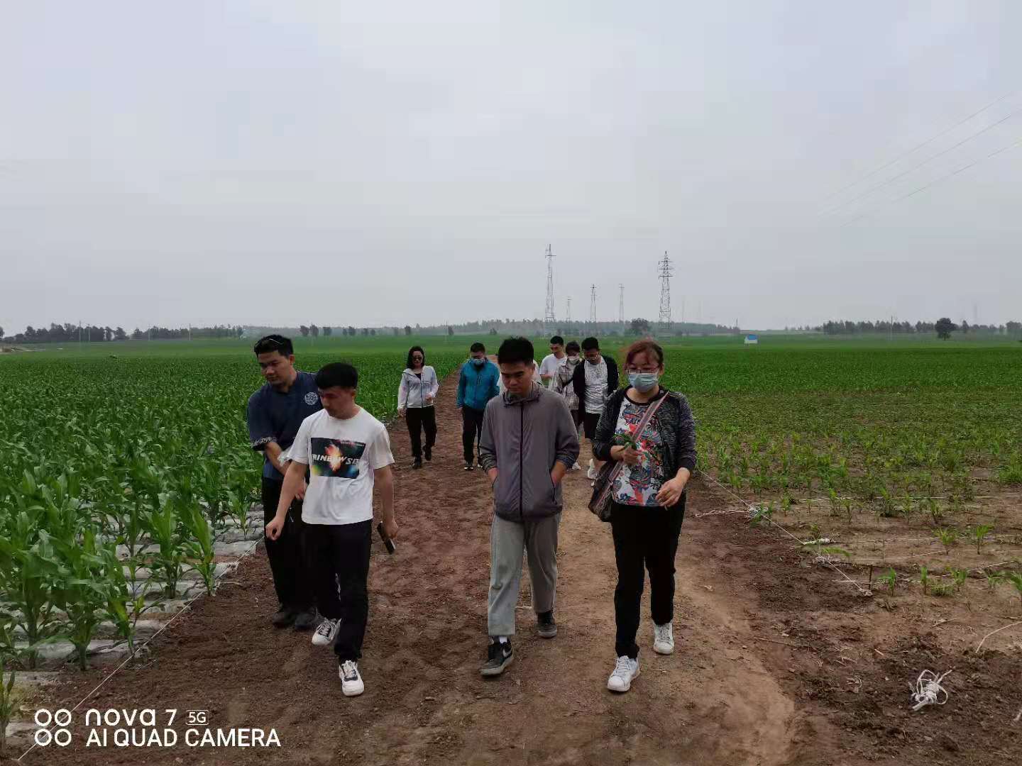 3在兴安盟科右前旗试验示范基地实习.jpg